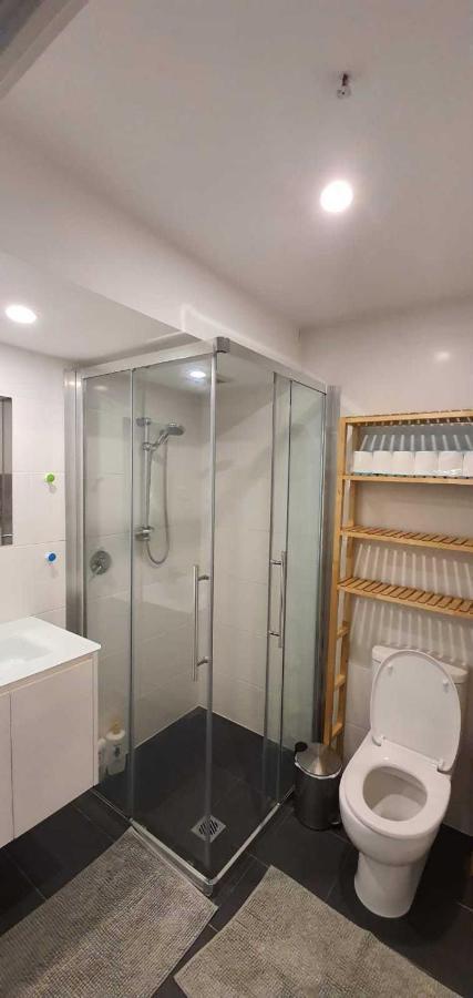 Dana-Cozy Studio With Shared Entry In The City Канберра Экстерьер фото