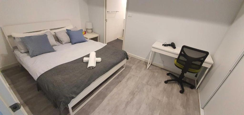 Dana-Cozy Studio With Shared Entry In The City Канберра Экстерьер фото